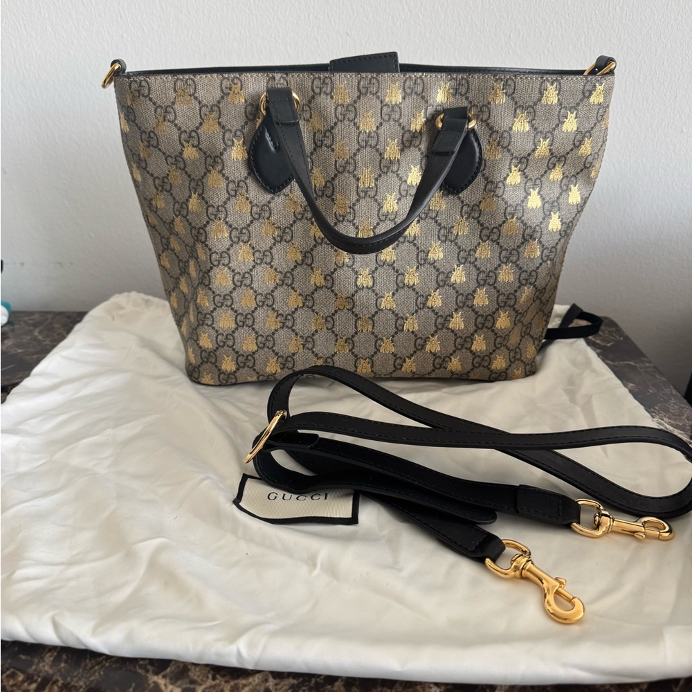 Gucci supreme bee print Gold and Black Tote Bag